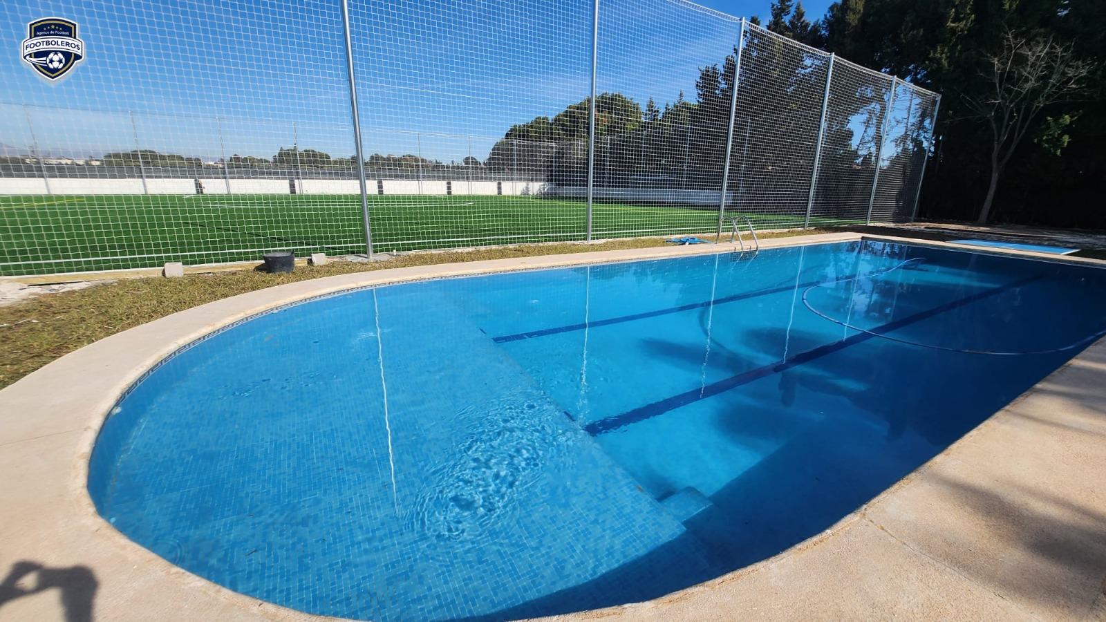 Pool & Pitch